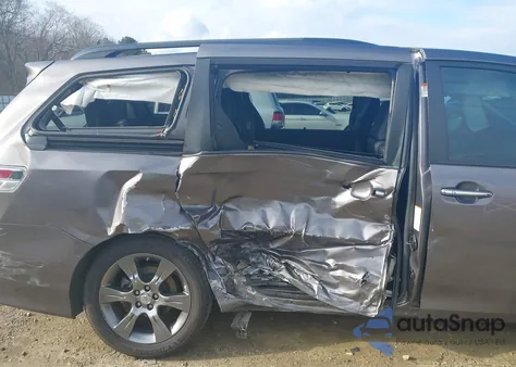 2016 Toyota Sienna Se 8 Passenger from USA, damaged, VIN 5TDXK3DC3GS711133